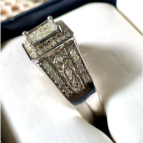 SJ 925 Square Princess Cut Diamond Ring - Picture 3 of 11